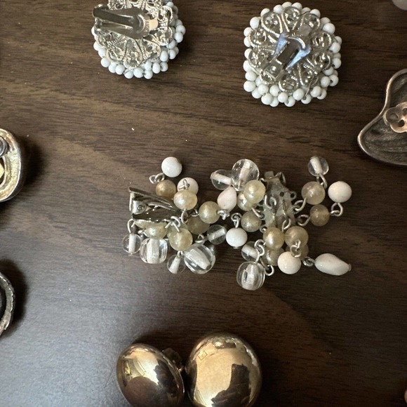 Lot (16) Vintage Clip On + Screw Back Earrings: Beaded Cluster Dangle More! - Picture 15 of 16
